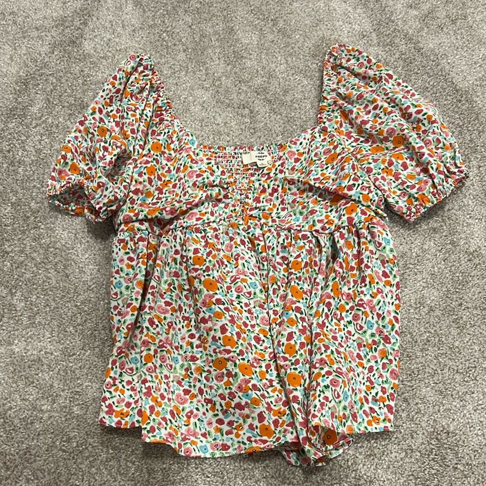 Floral ruffle top